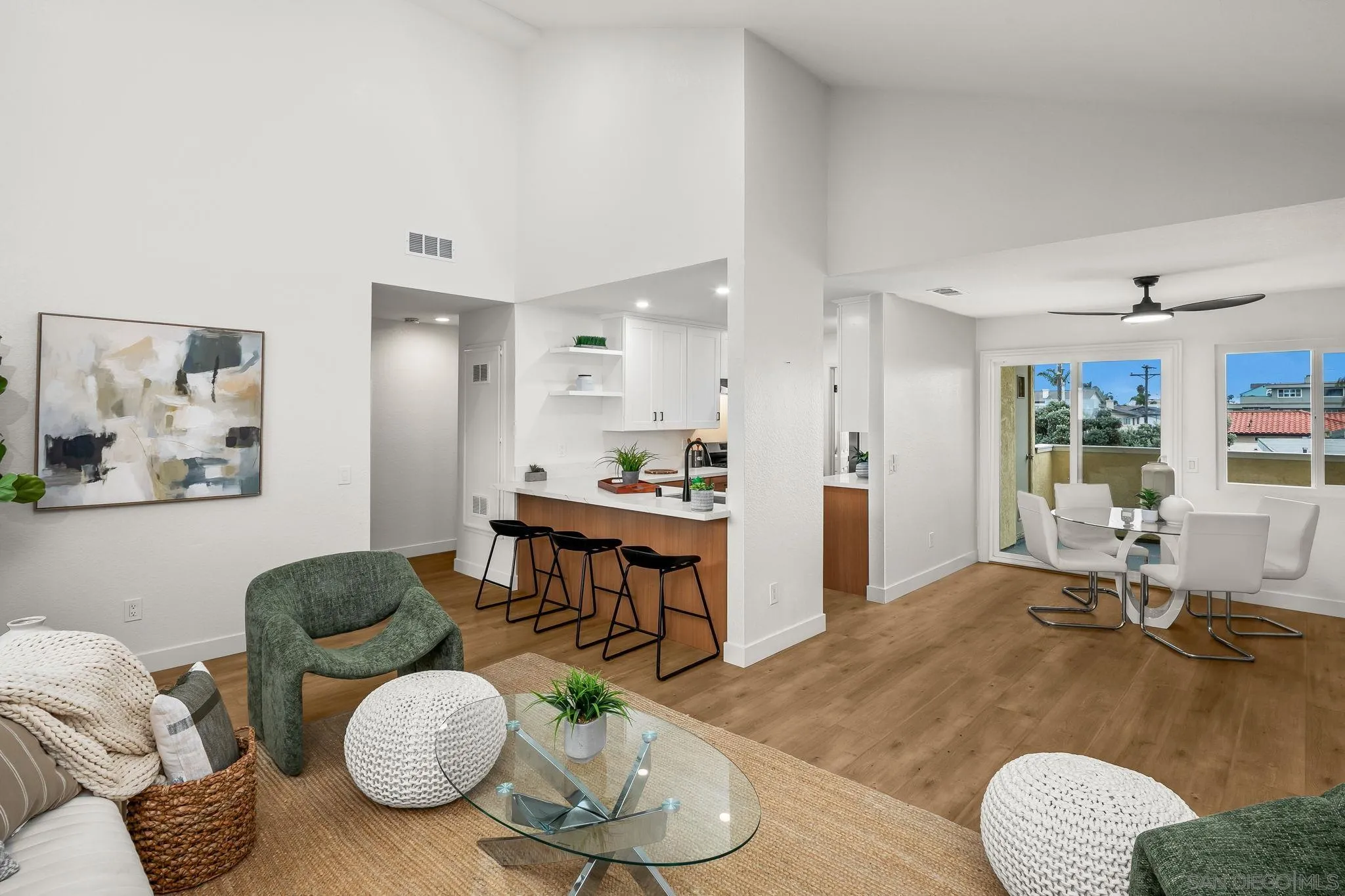 152 Evergreen Ave. Unit 4