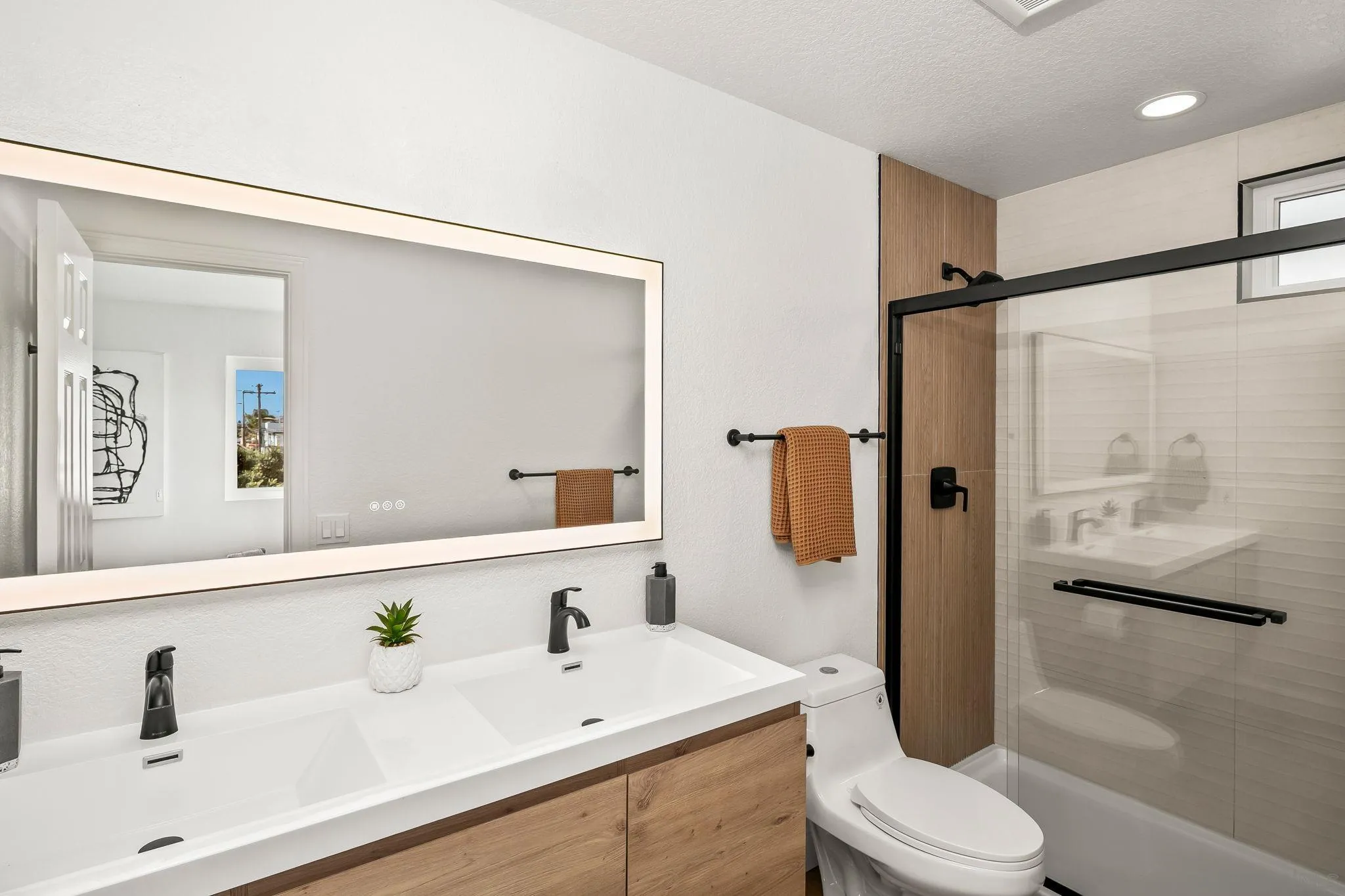 152 Evergreen Ave. Unit 4