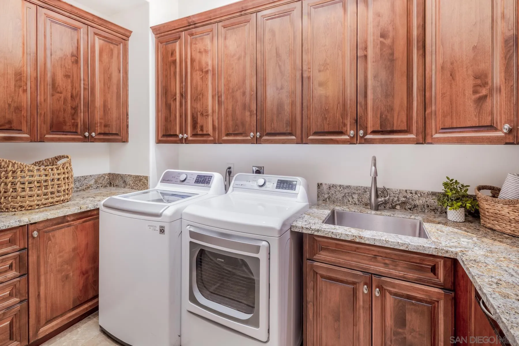 7718 Camino Sin Puente