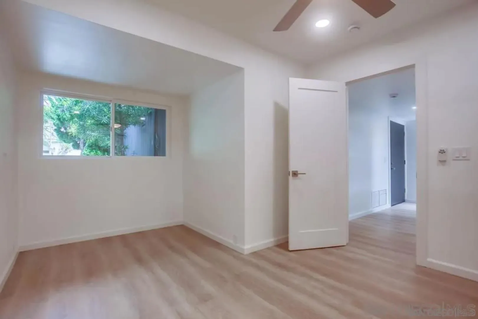 743 Bonair Way, Apt B