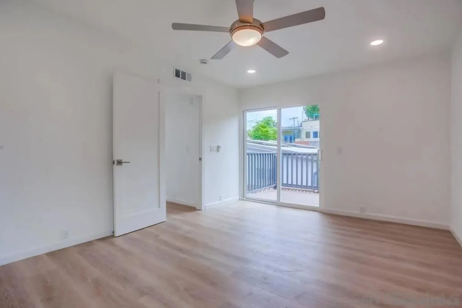 743 Bonair Way, Apt B