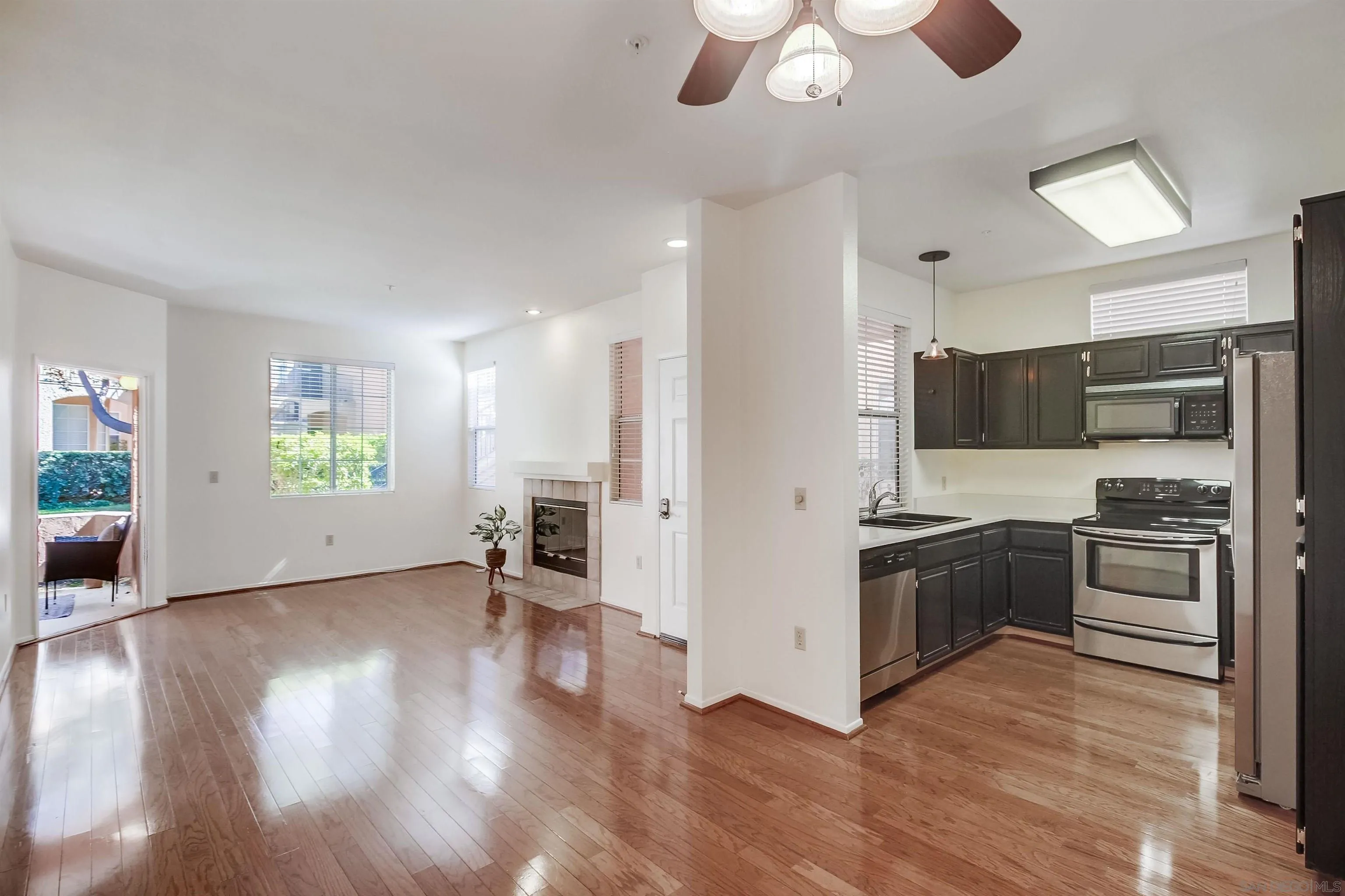 18736 Caminito Cantilena Unit 194