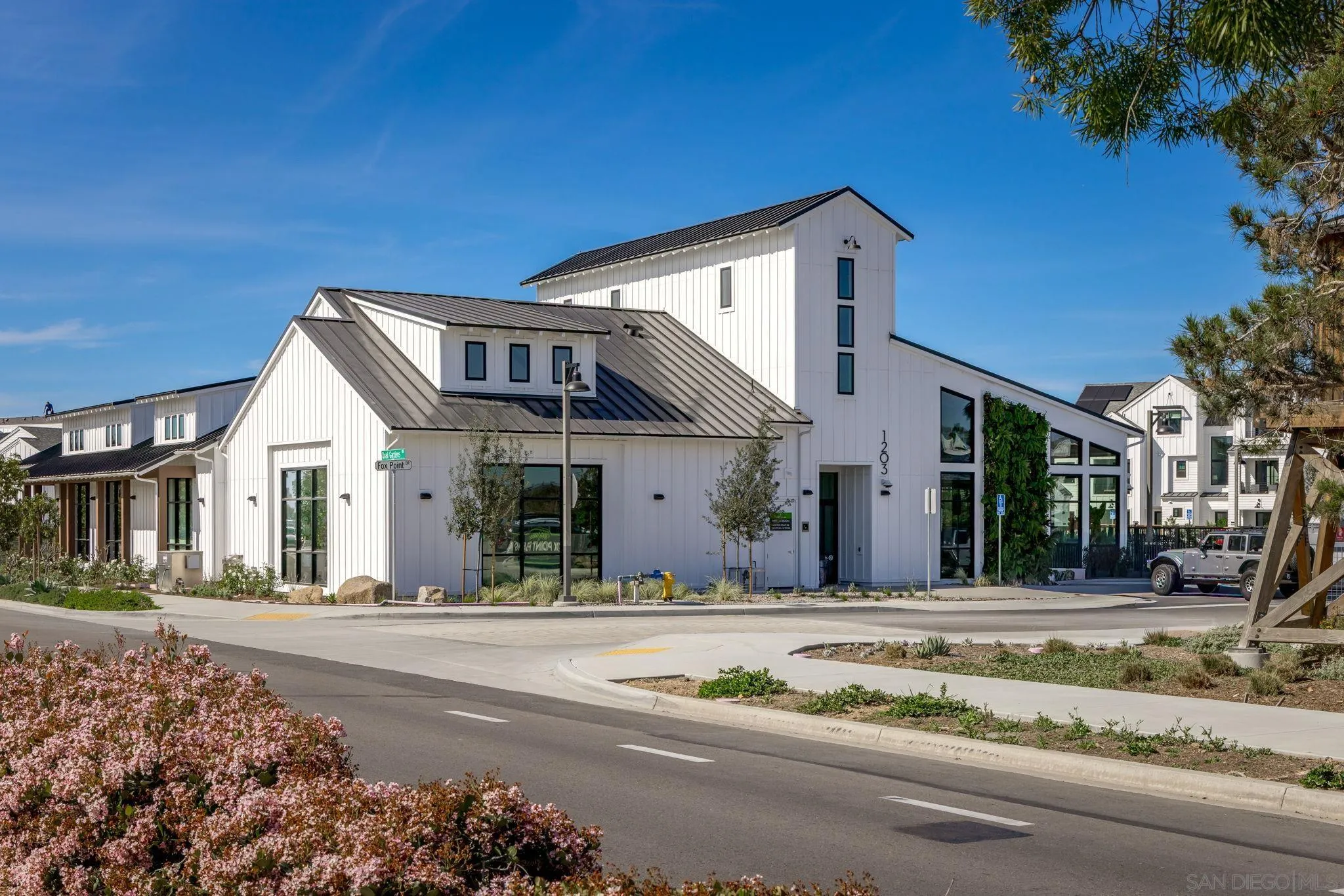 1107 Catania Court Unit 208