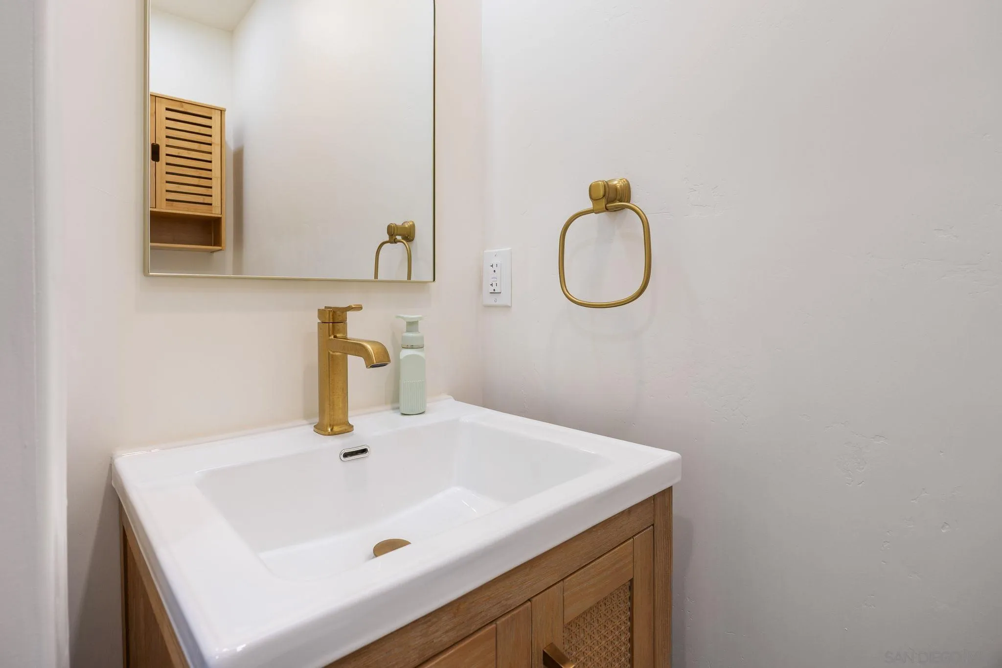 2449 Manchester Ave, Cardiff-by-the-Sea