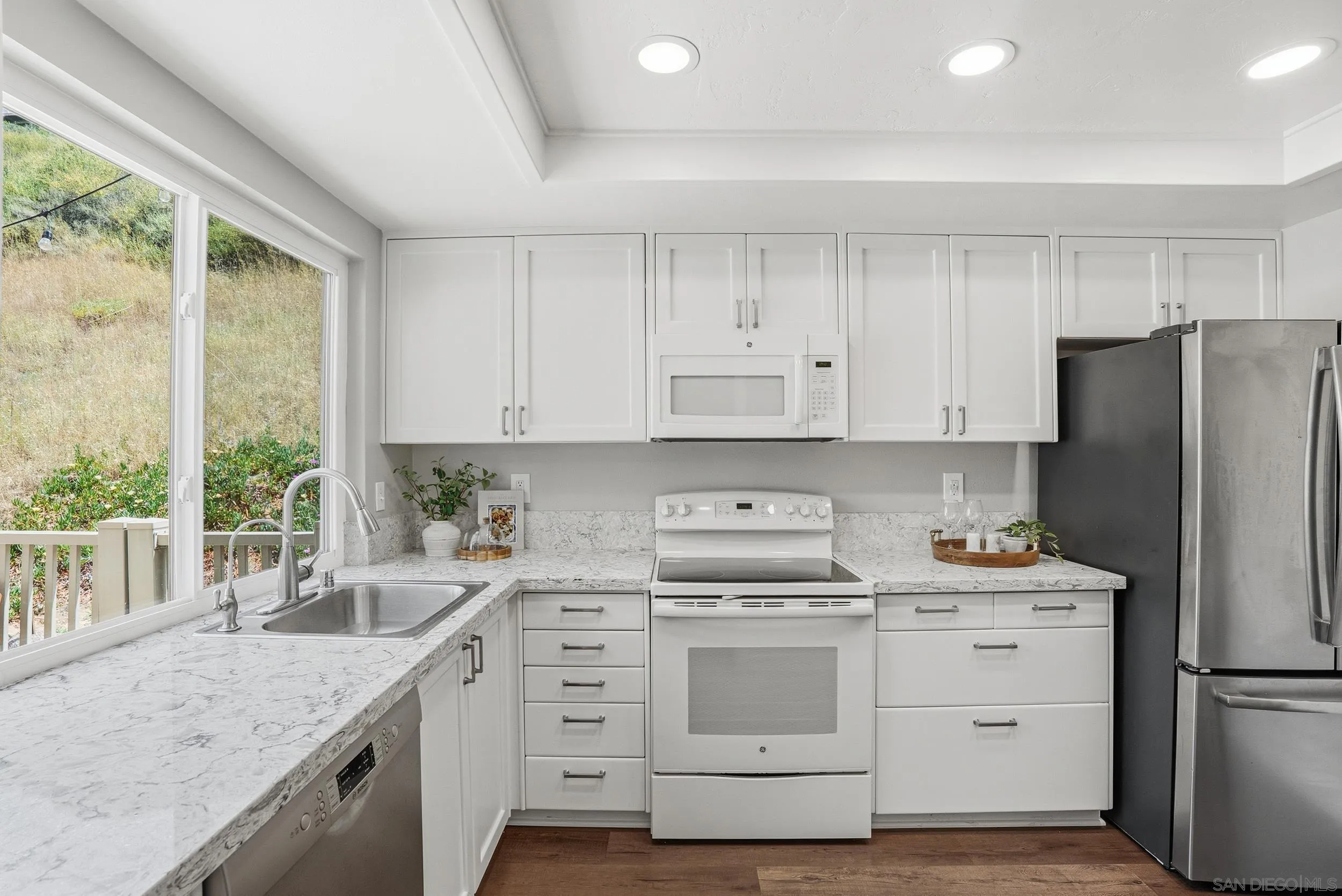 3793 Balboa Ter Unit A