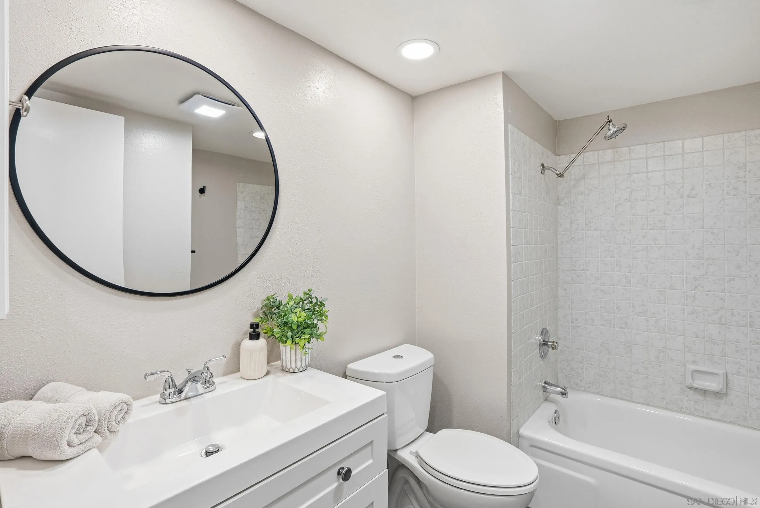3793 Balboa Ter Unit A