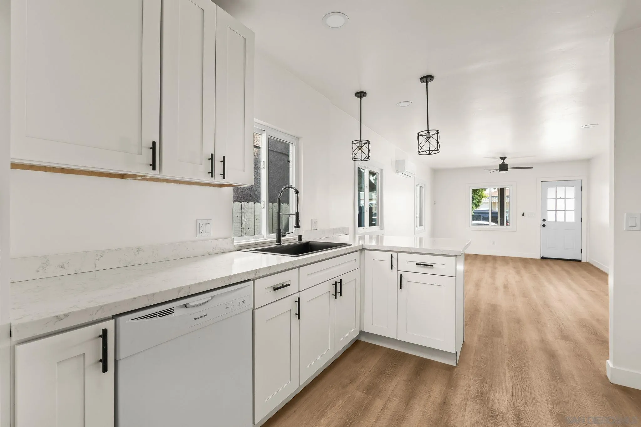 3546-3552 47th St