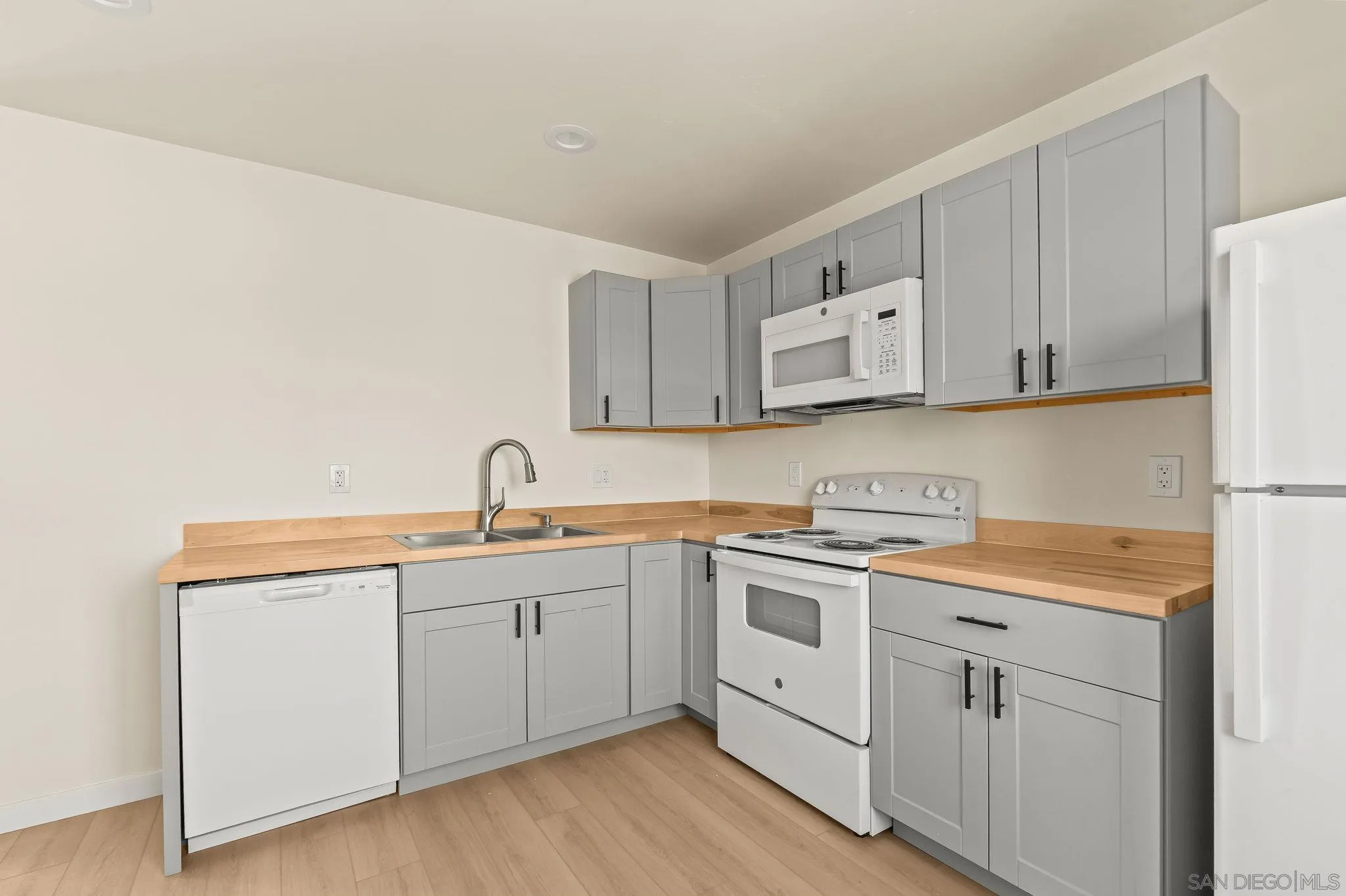 3546-3552 47th St