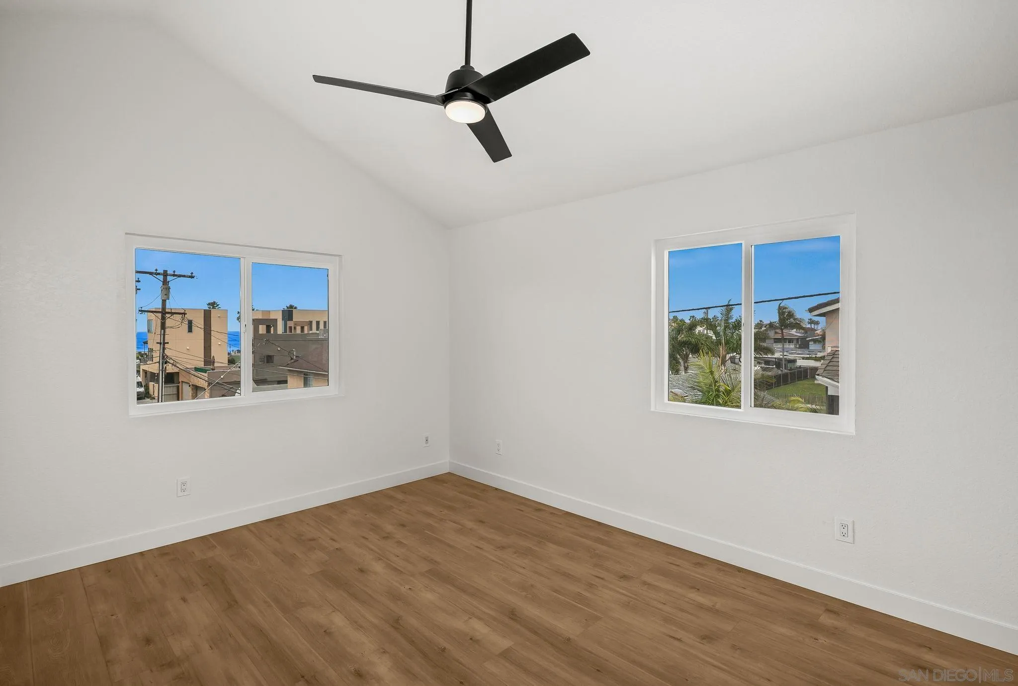 152 Evergreen Ave. Unit 4