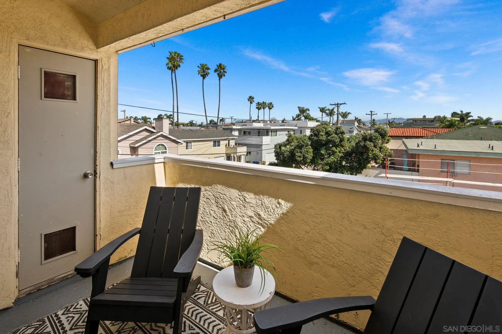 152 Evergreen Ave. Unit 4