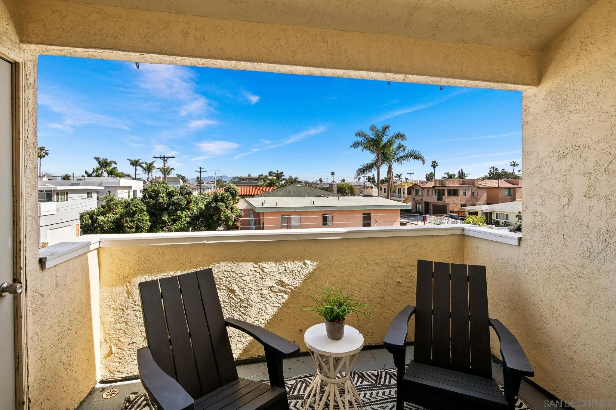 152 Evergreen Ave. Unit 4