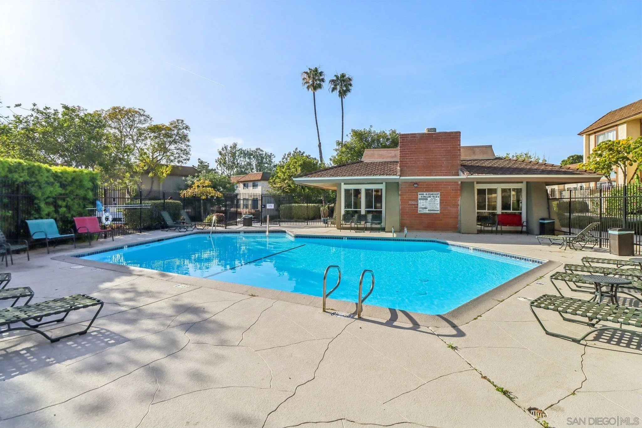 7809 Starling Dr
