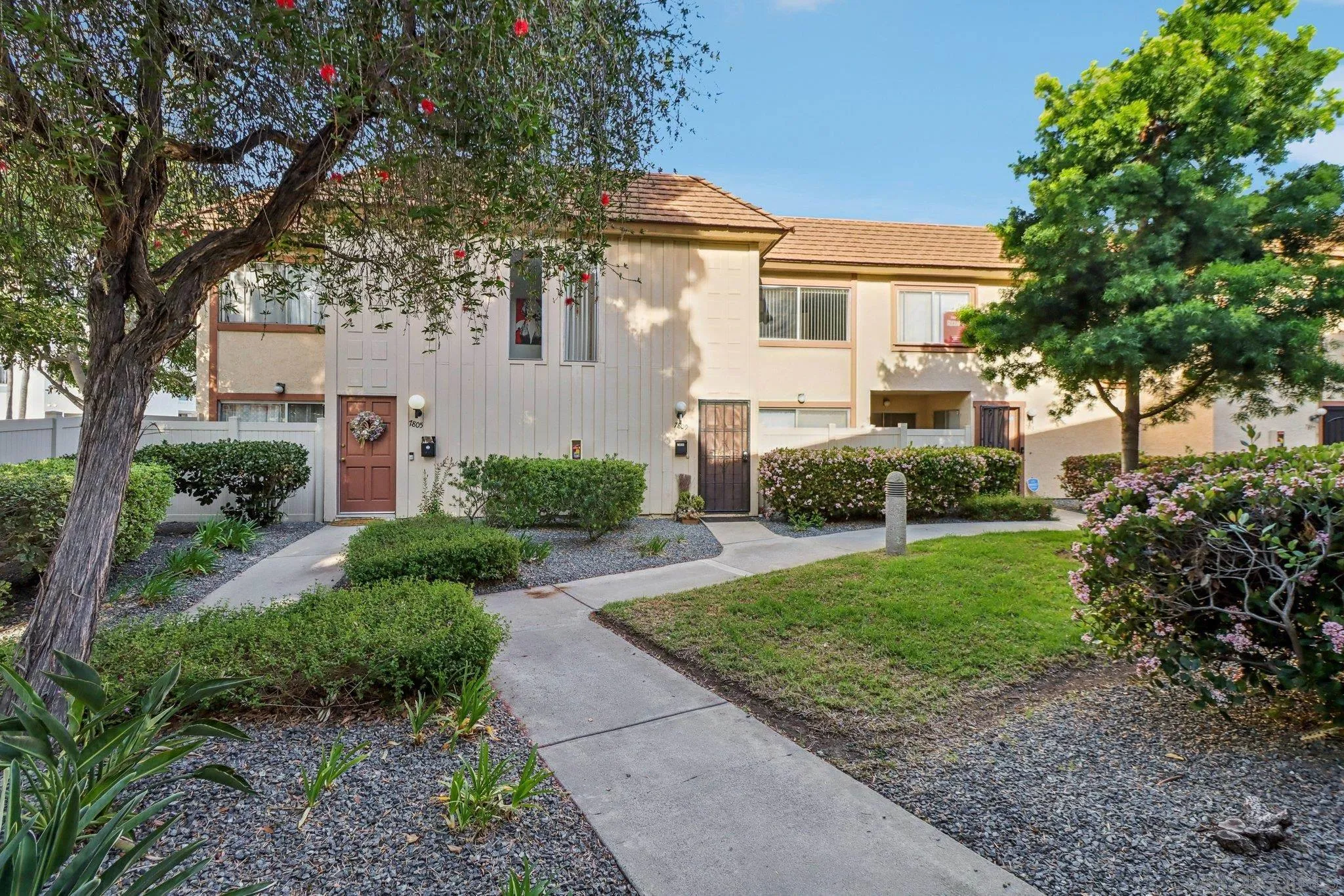 7809 Starling Dr