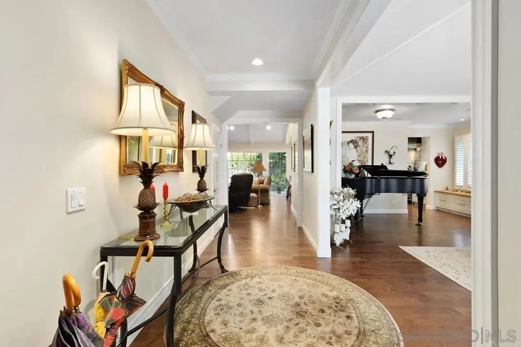 3868 Avenida Feliz