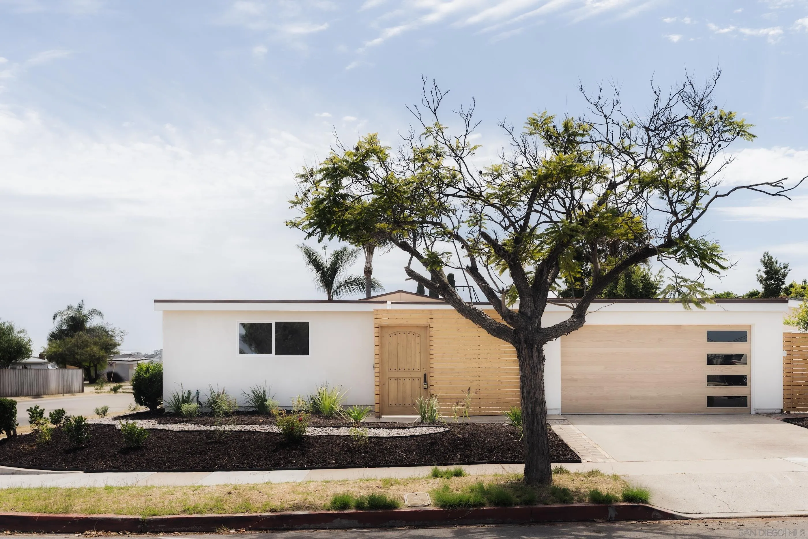 2806 Mission Village Dr