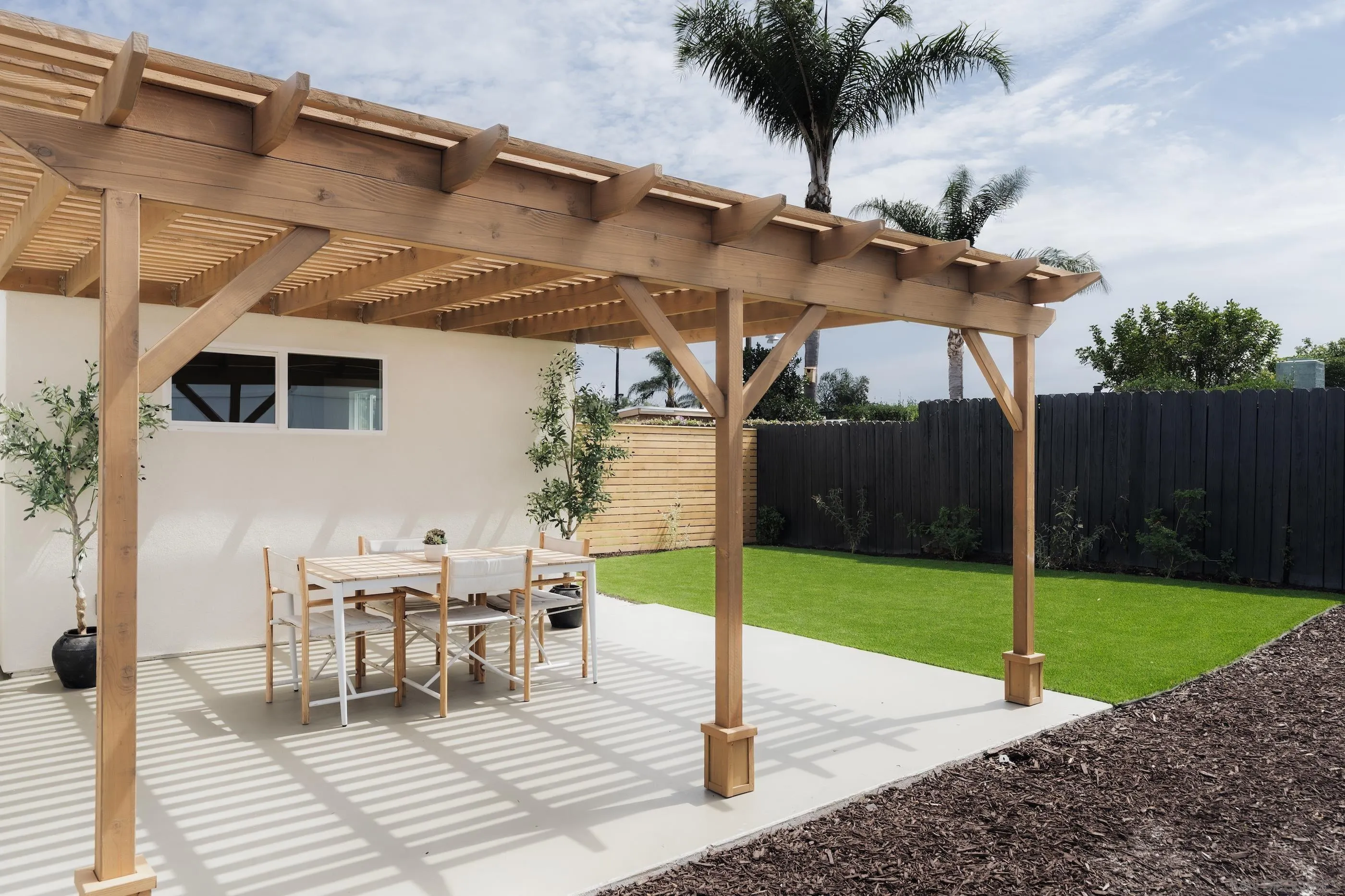 2806 Mission Village Dr