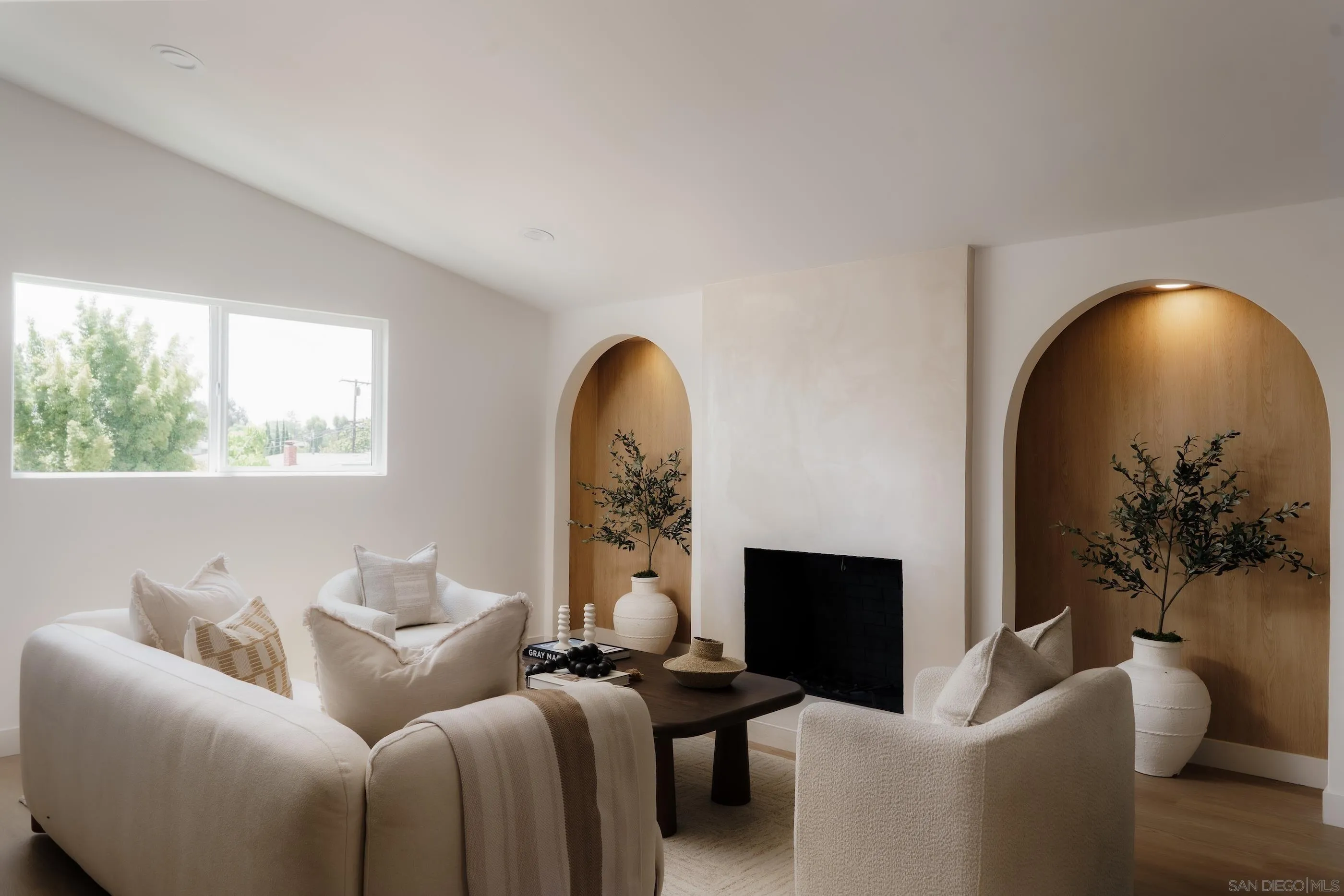 2806 Mission Village Dr