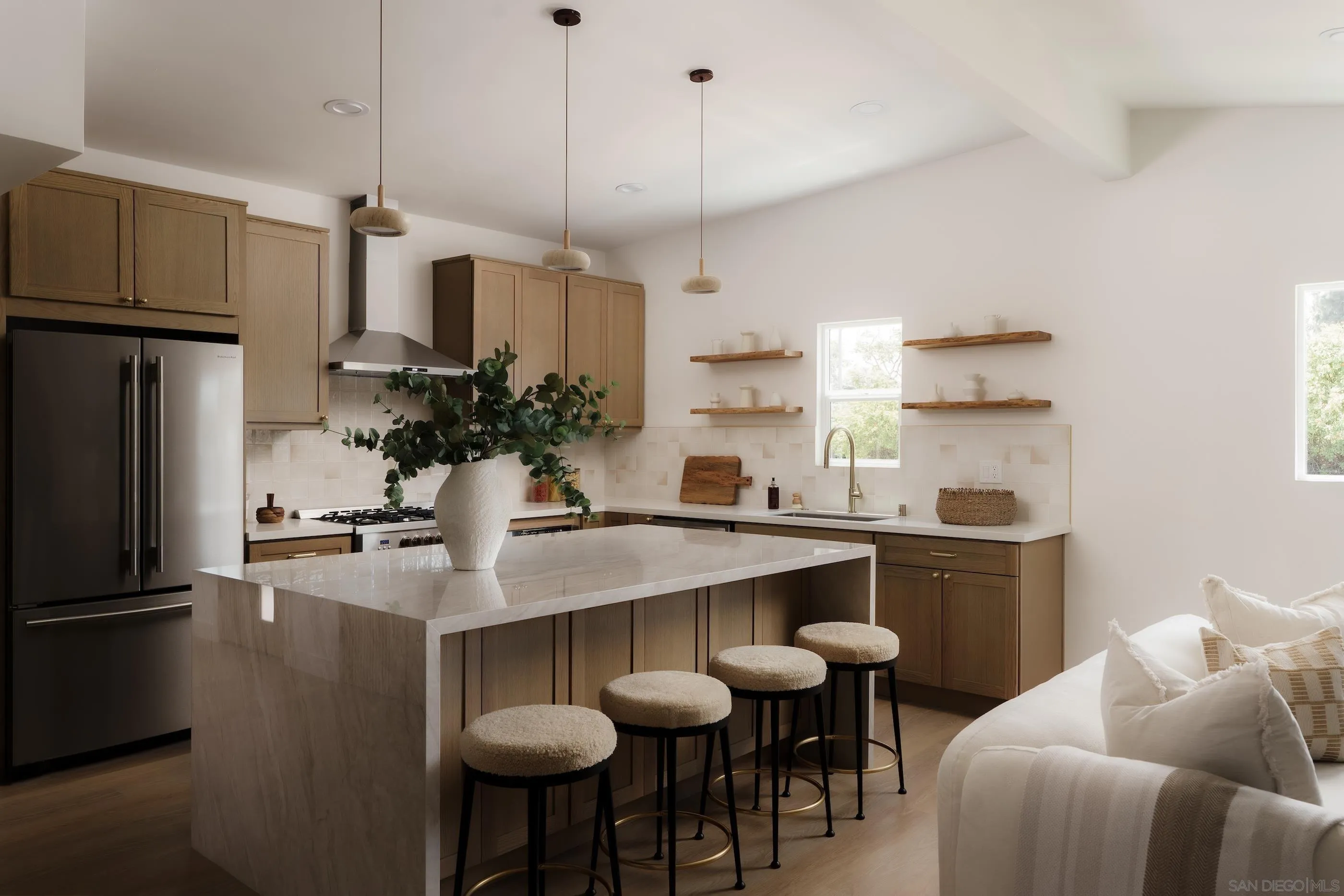 2806 Mission Village Dr