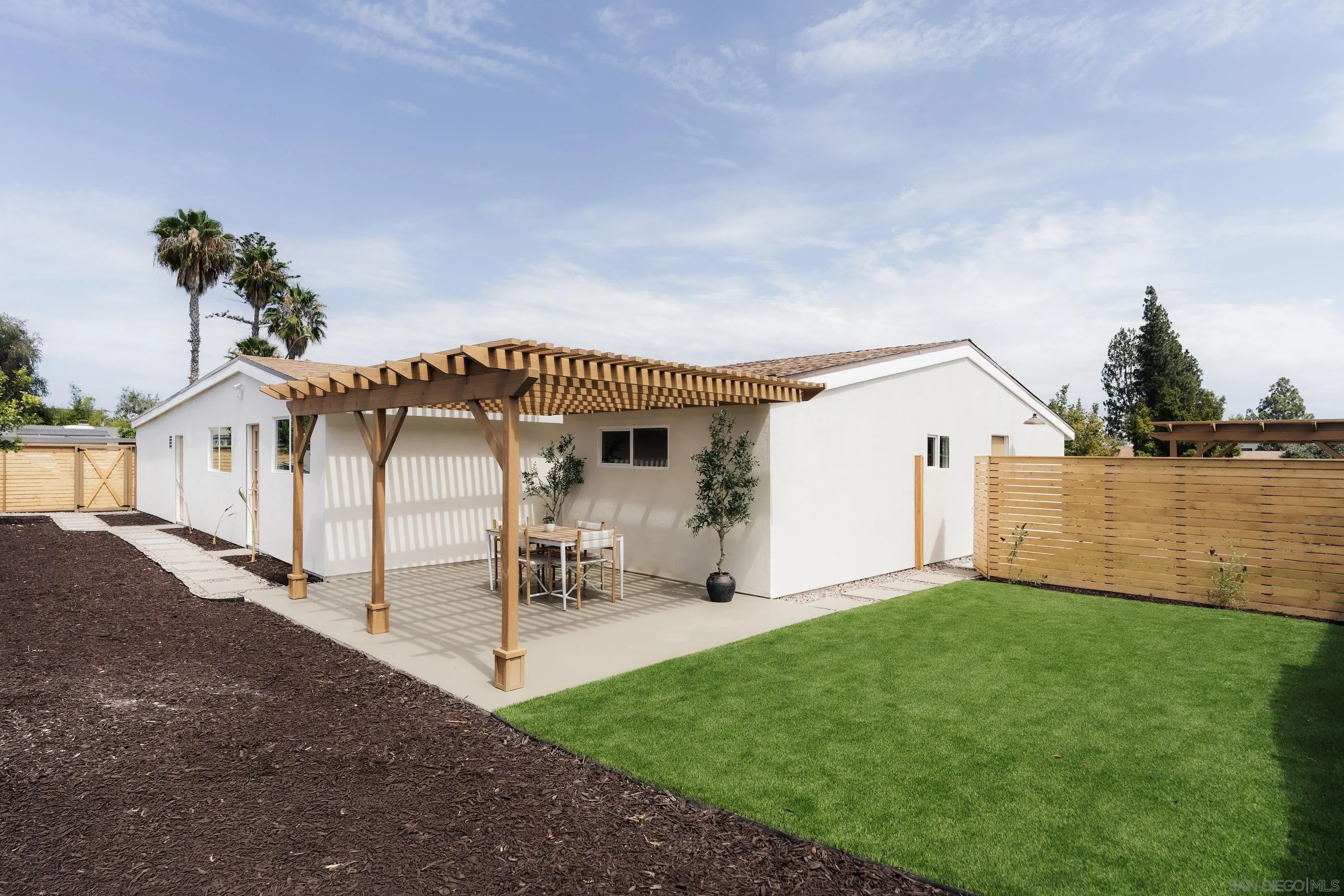 2806 Mission Village Dr
