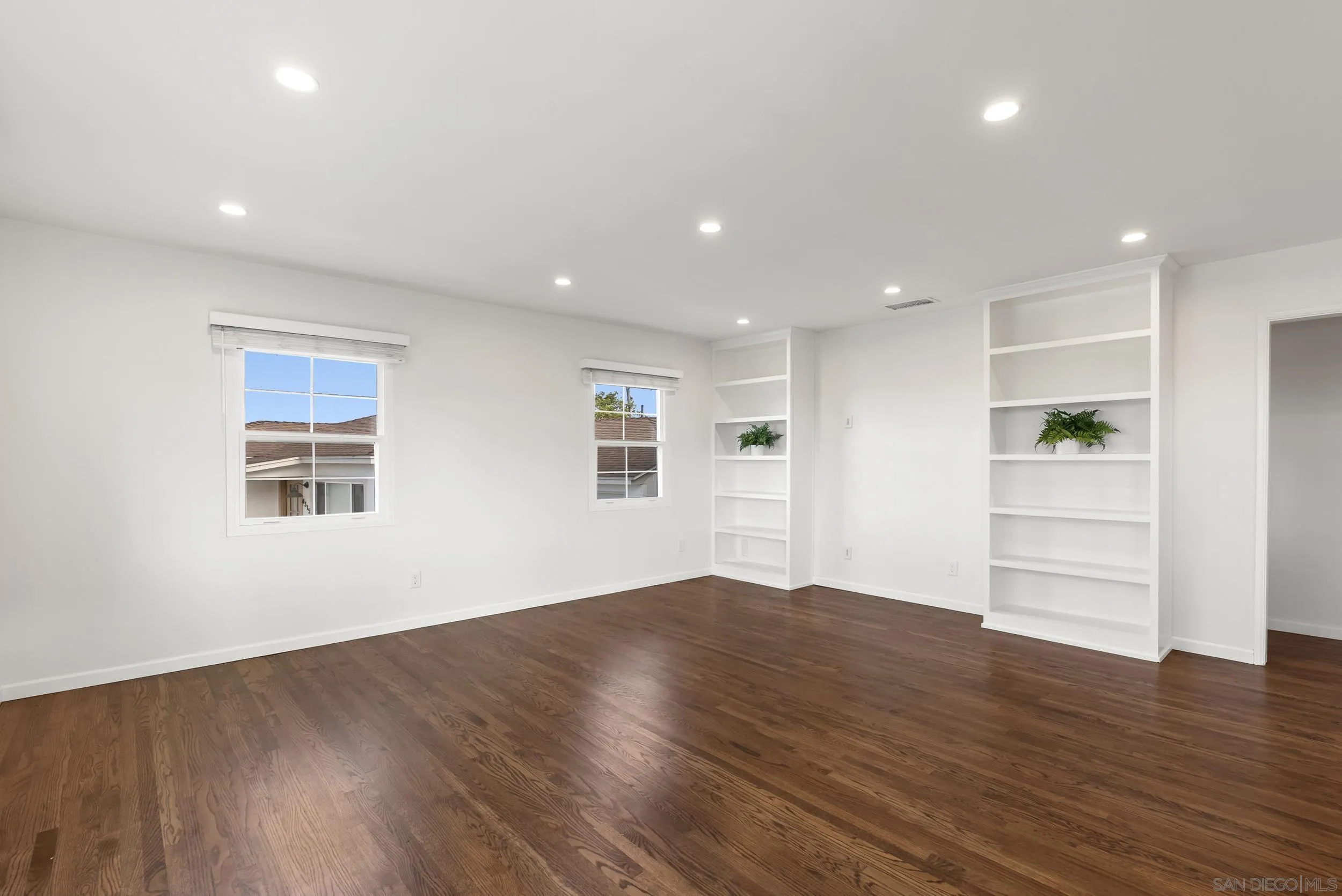 4325 Long Branch