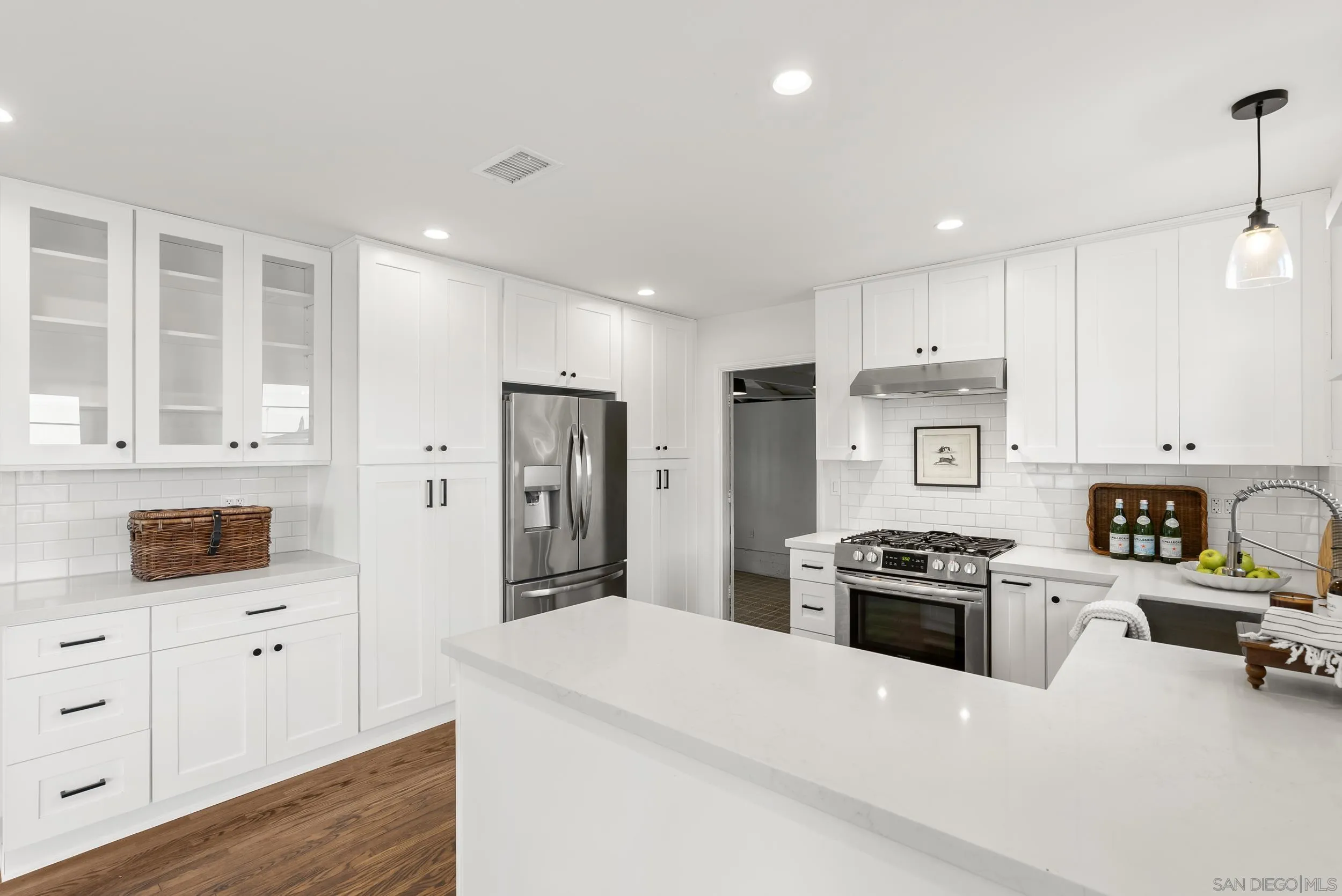 4325 Long Branch