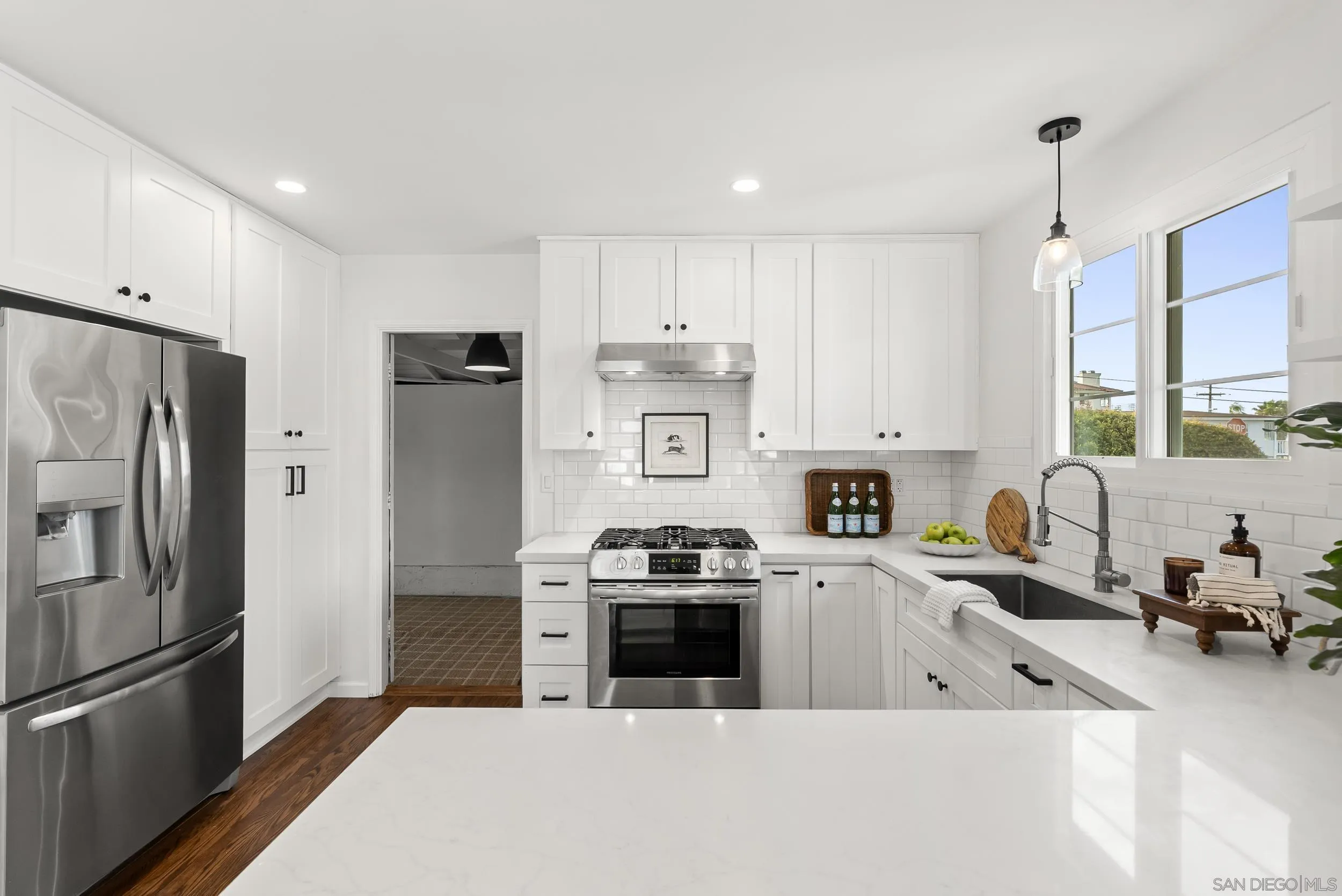 4325 Long Branch