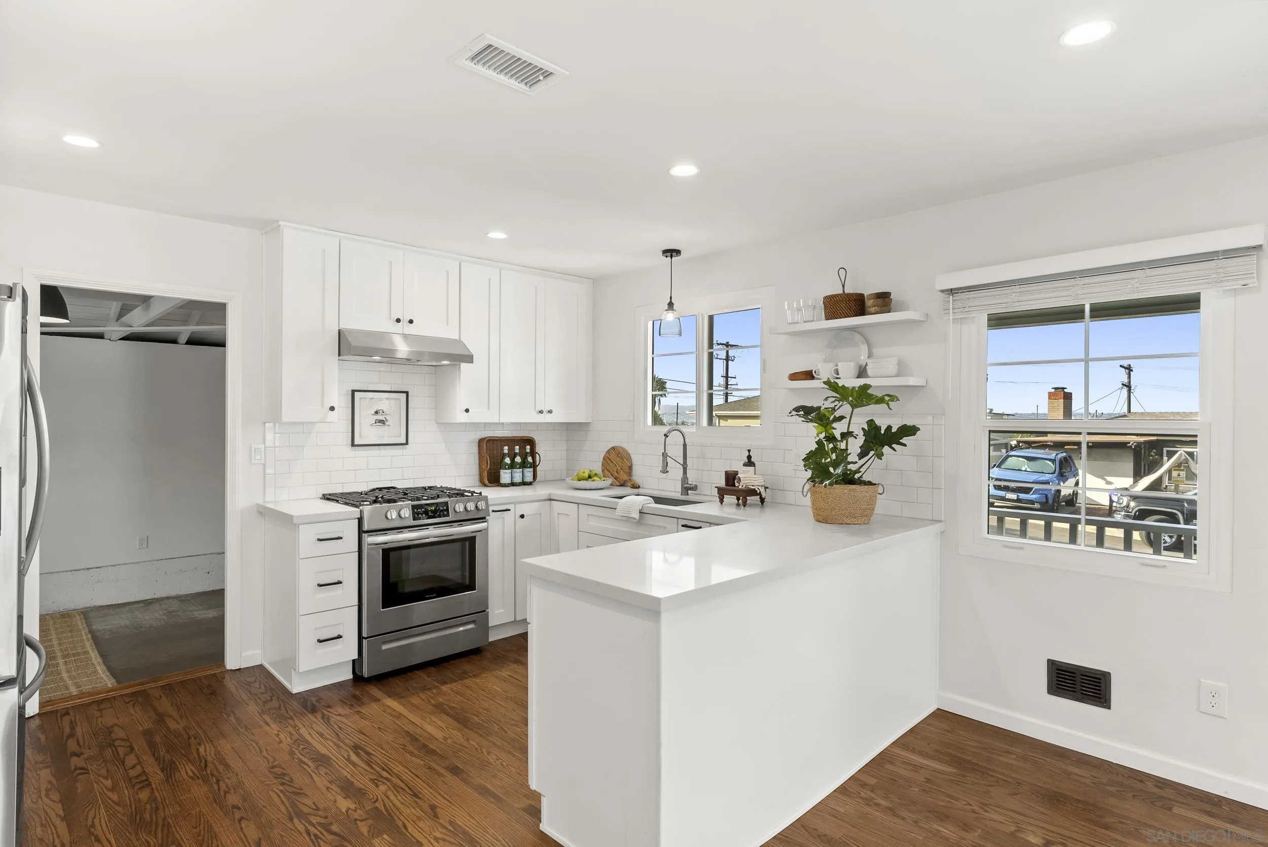 4325 Long Branch