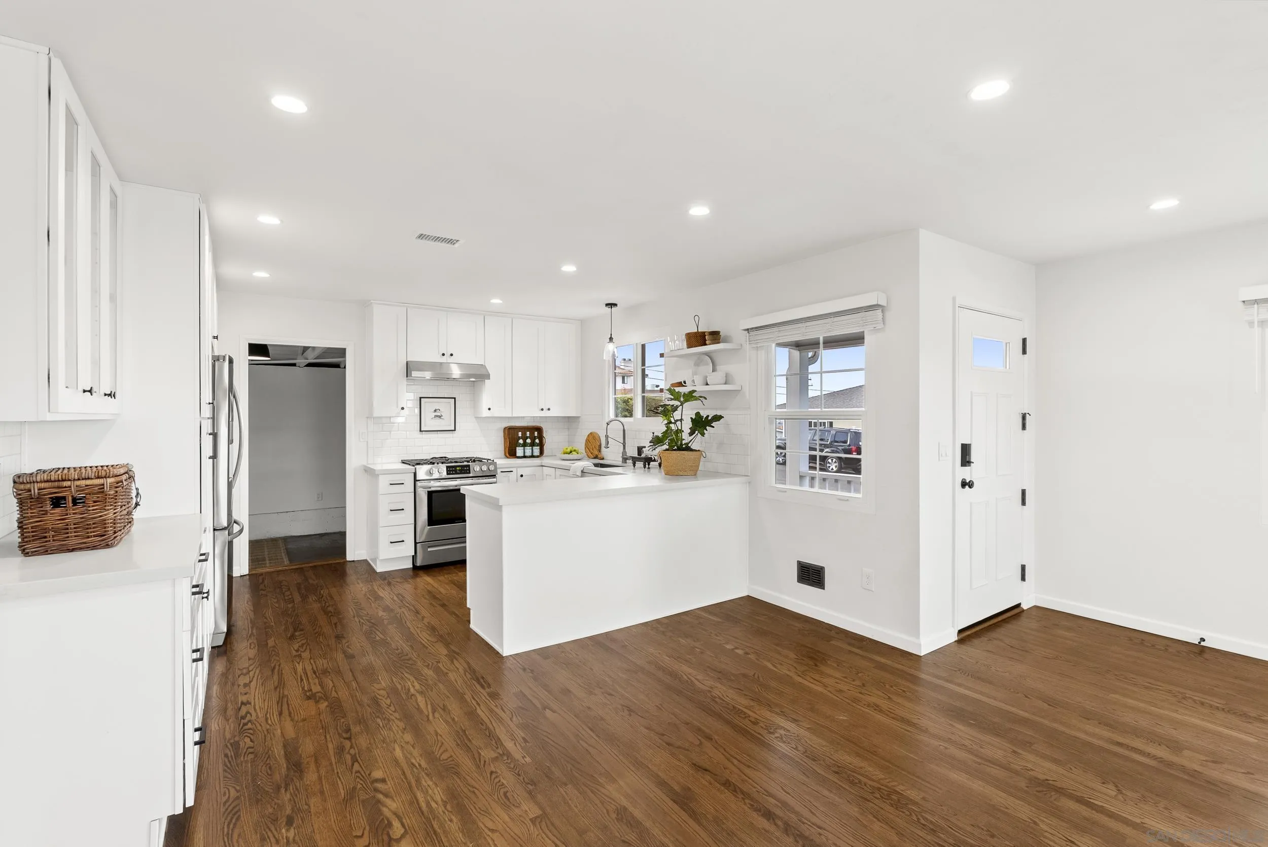 4325 Long Branch