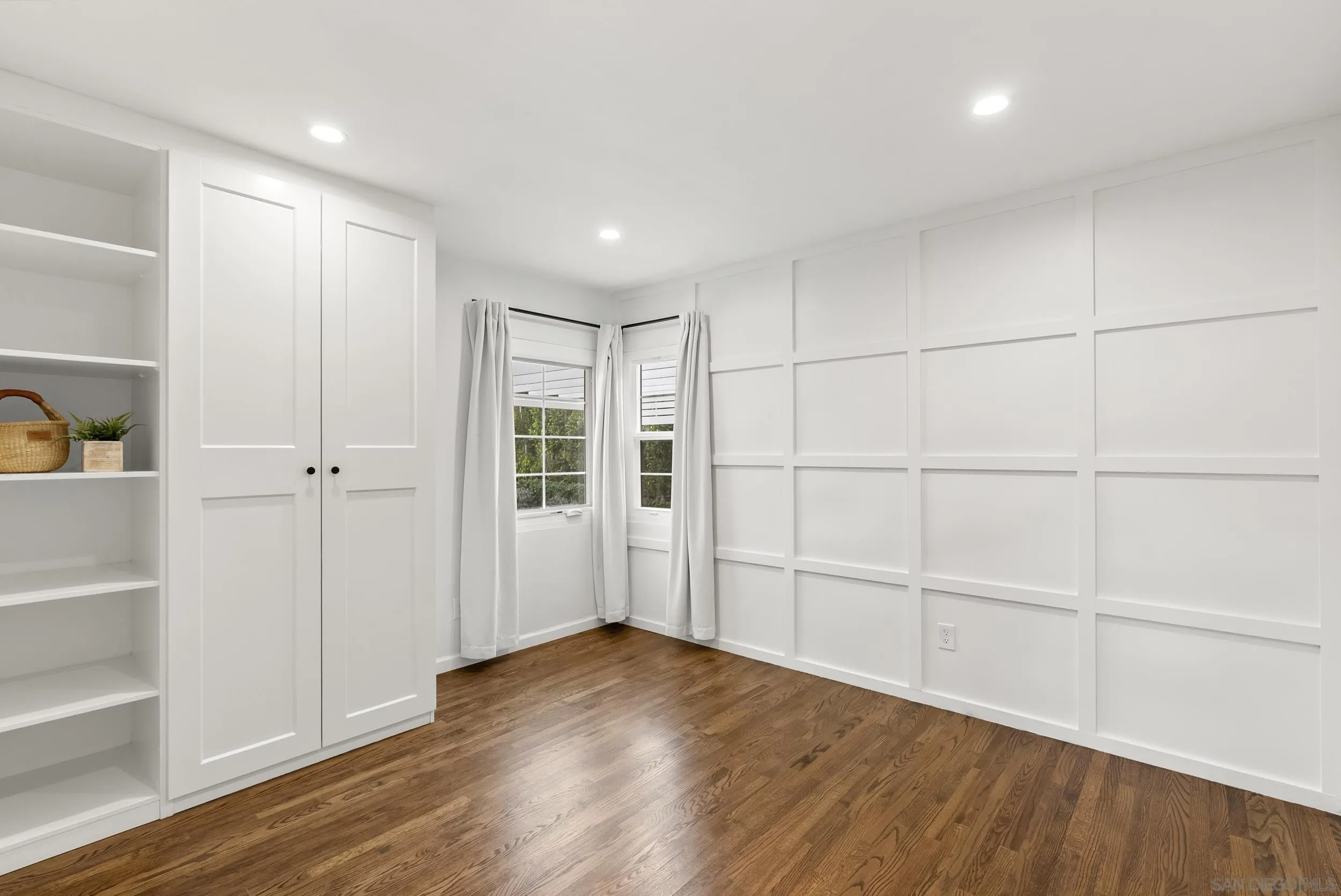 4325 Long Branch