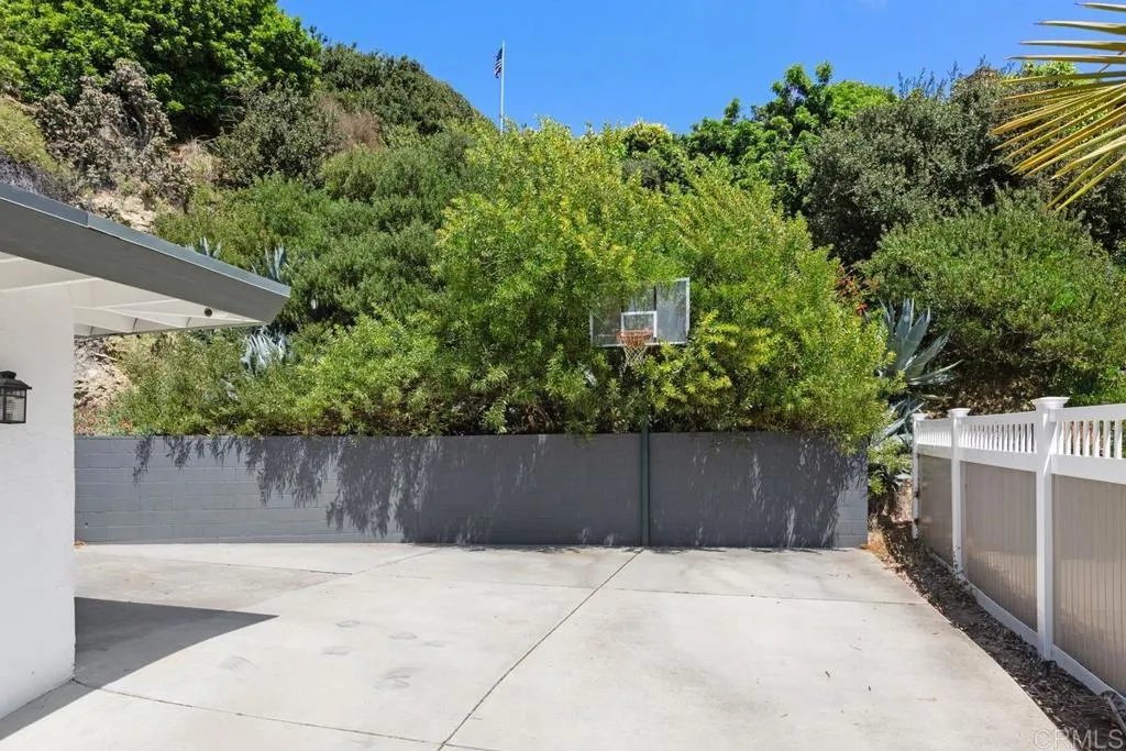 5243 Cardeno Drive