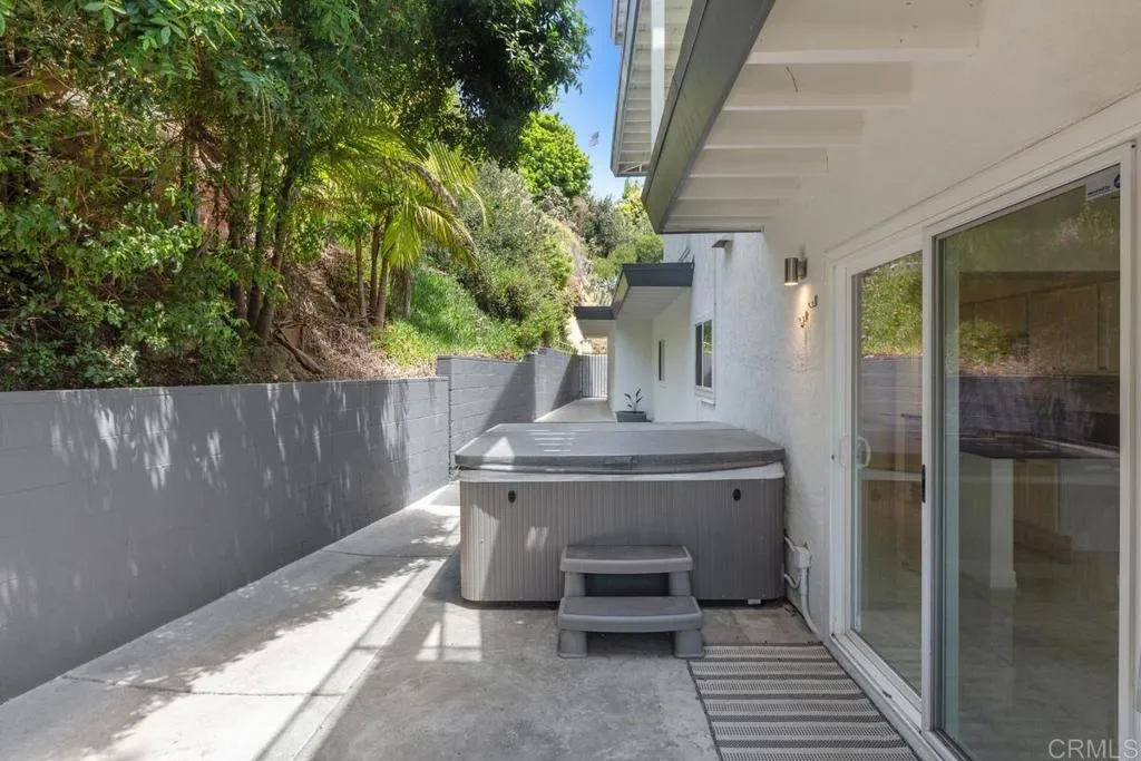 5243 Cardeno Drive