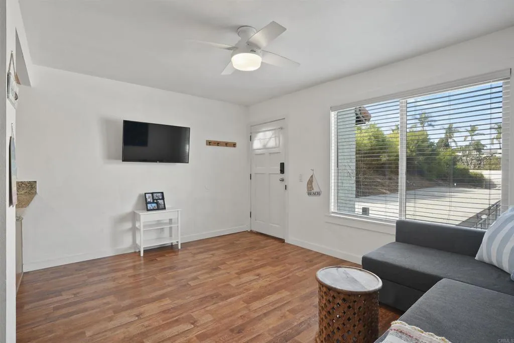 615 Vine St Unit Unit 8