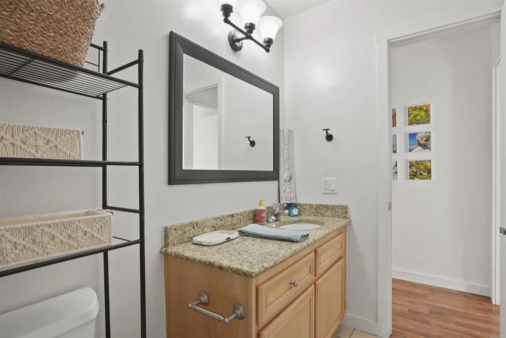 615 Vine St Unit Unit 8