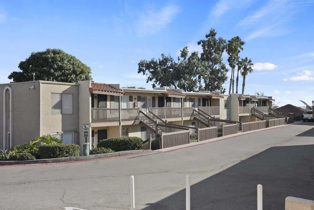 615 Vine St Unit Unit 8