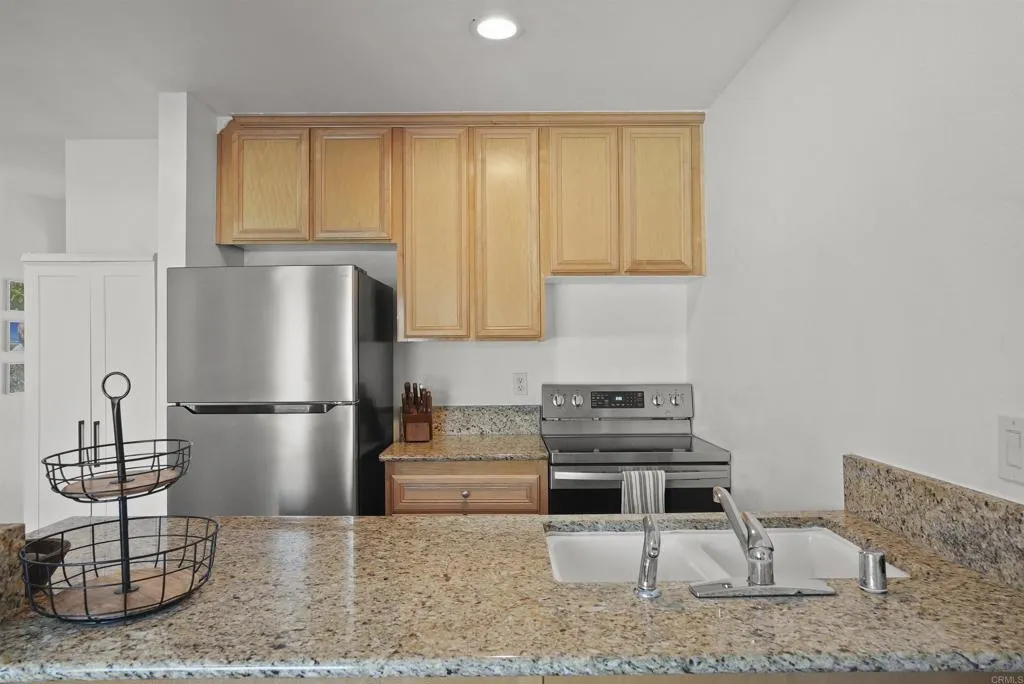 615 Vine St Unit Unit 8