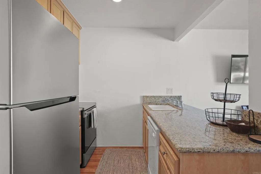 615 Vine St Unit Unit 8