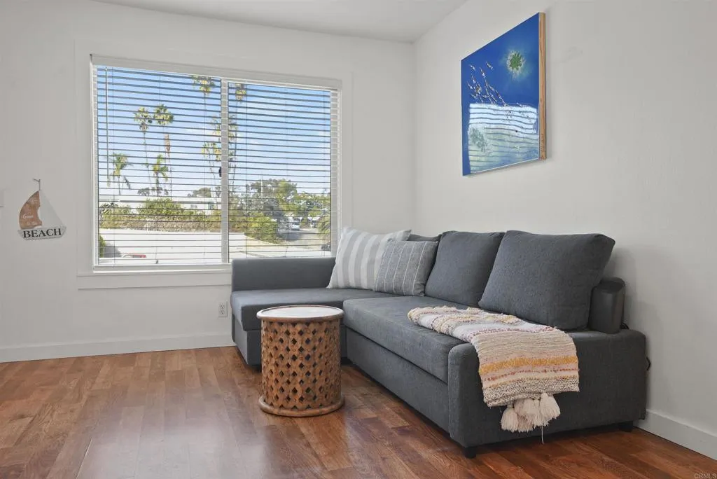 615 Vine St Unit Unit 8