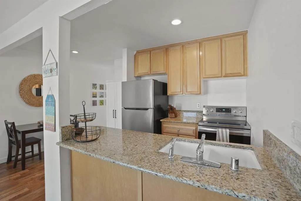 615 Vine St Unit Unit 8