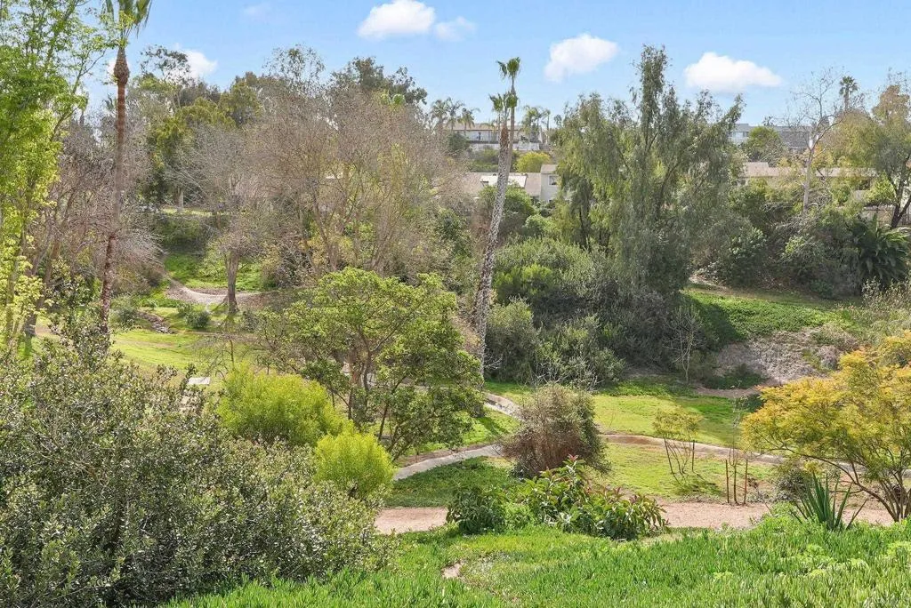 1237 Greenlake Dr.