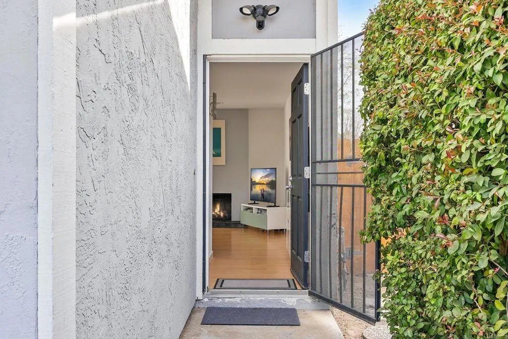 1237 Greenlake Dr.