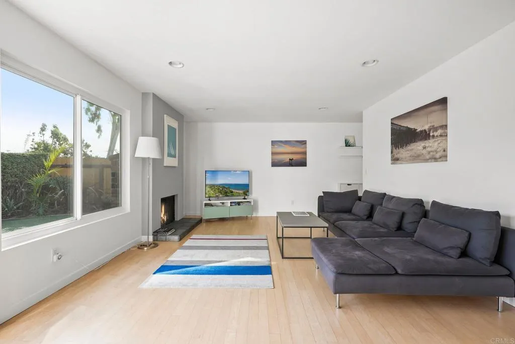1237 Greenlake Dr.