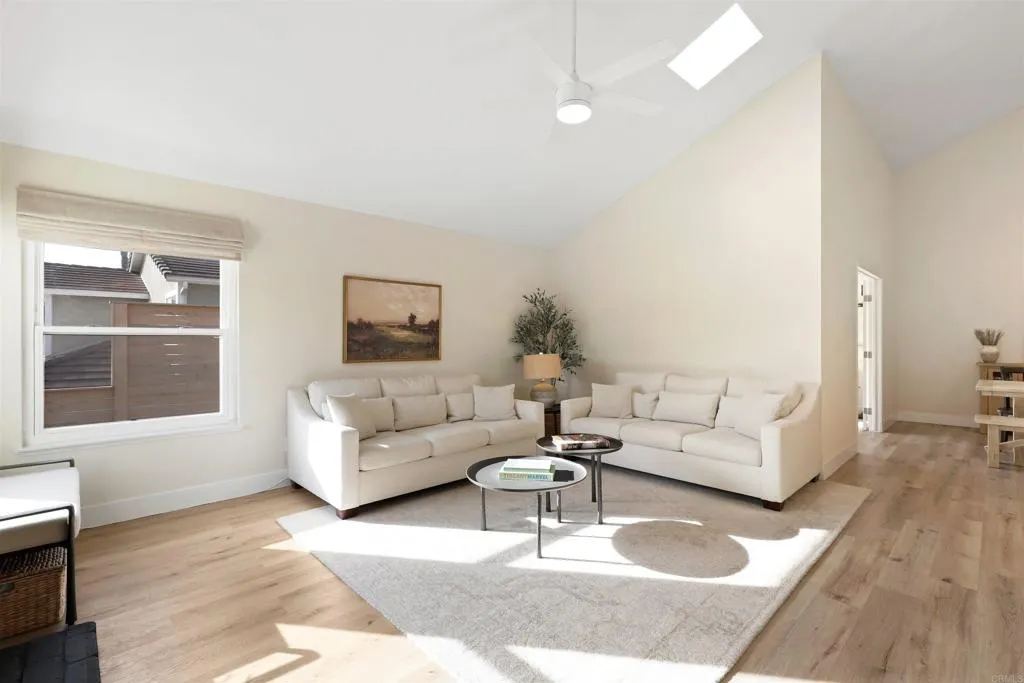 3132 Del Rey Avenue