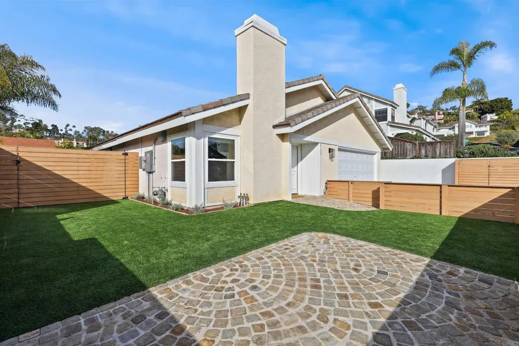 3132 Del Rey Avenue