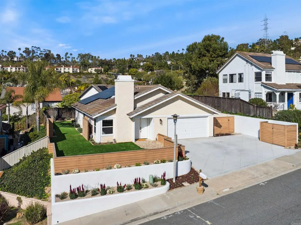 3132 Del Rey Avenue