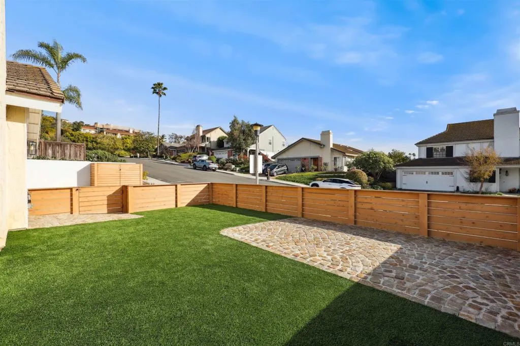 3132 Del Rey Avenue