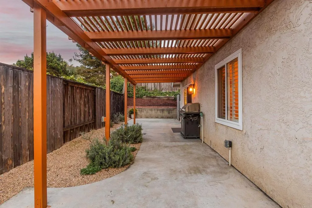 3132 Del Rey Avenue