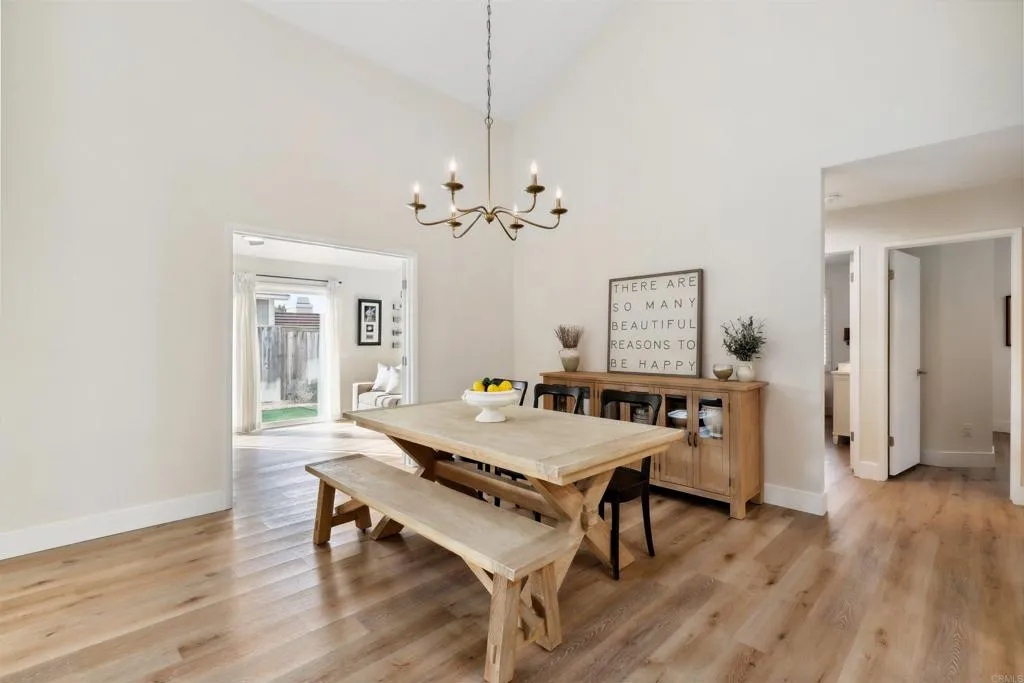 3132 Del Rey Avenue