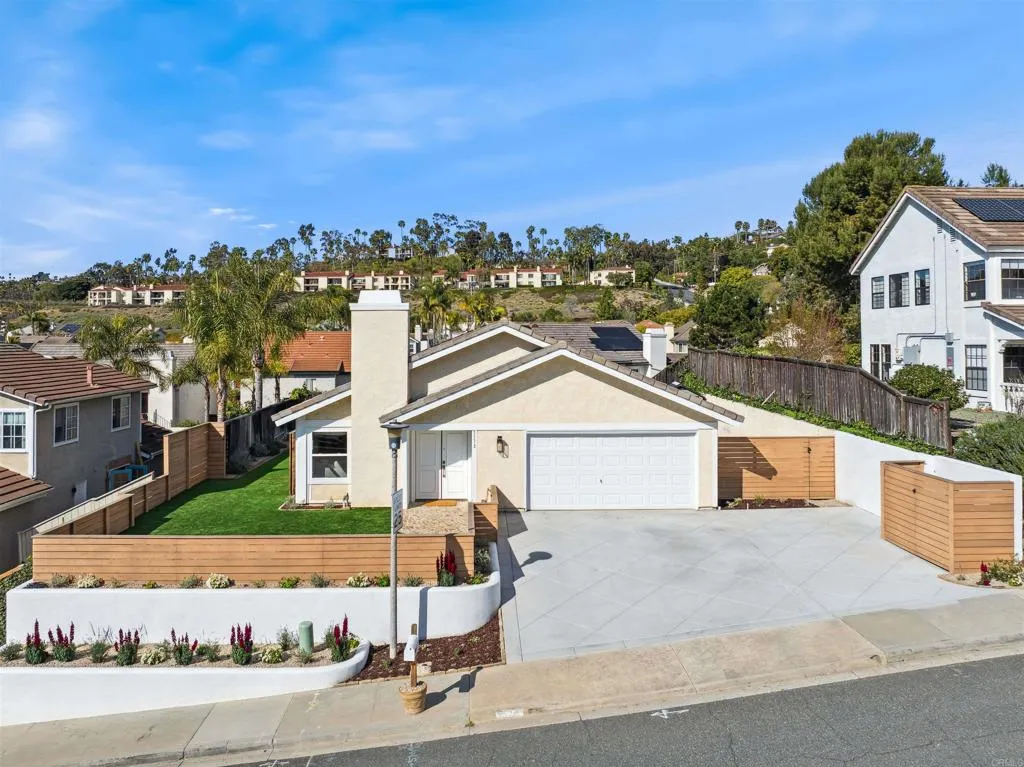 3132 Del Rey Avenue