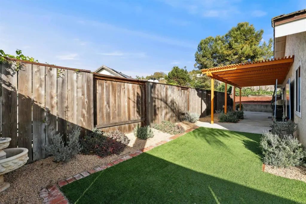 3132 Del Rey Avenue