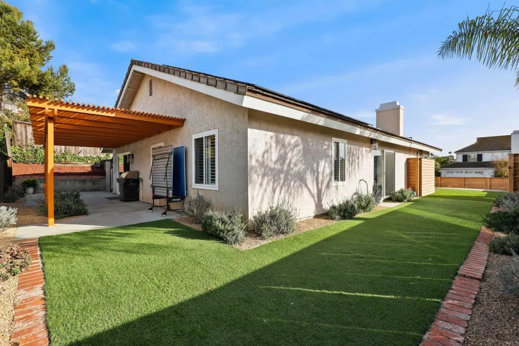 3132 Del Rey Avenue